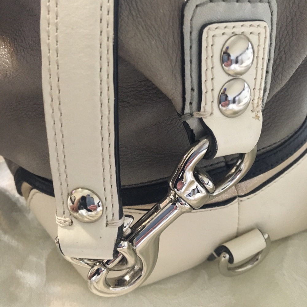Coach Leather Purse - Excellent condition. - Picture 11 of 16